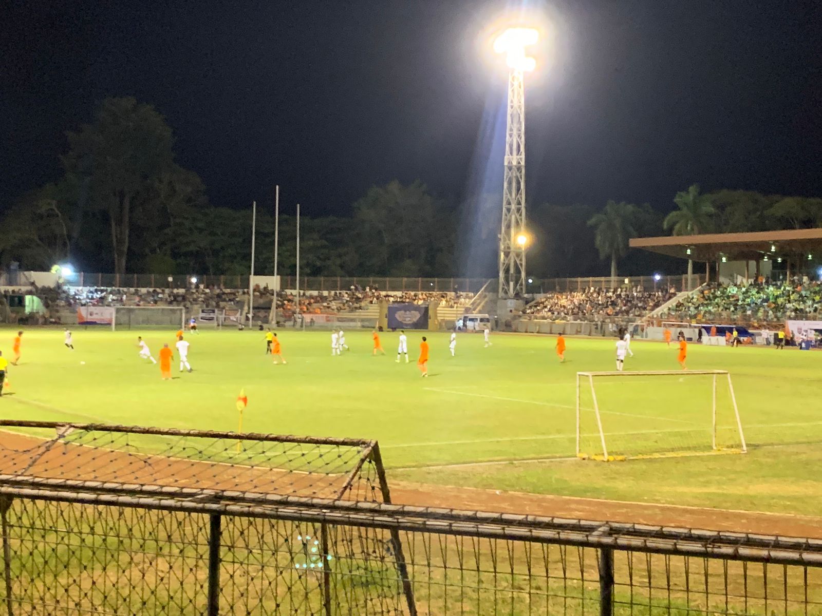 Ribuan Warga Bontang Ramaikan Laga Legend Big Match Borneo FC vs PKT Bontang