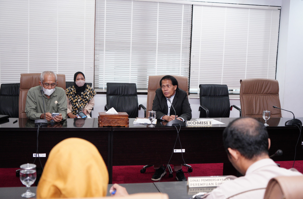 Komisi I Pertanyakan Alasan Keterlambatan Pembayaran Gaji CS ke PT Timorano Mitra Mandiri