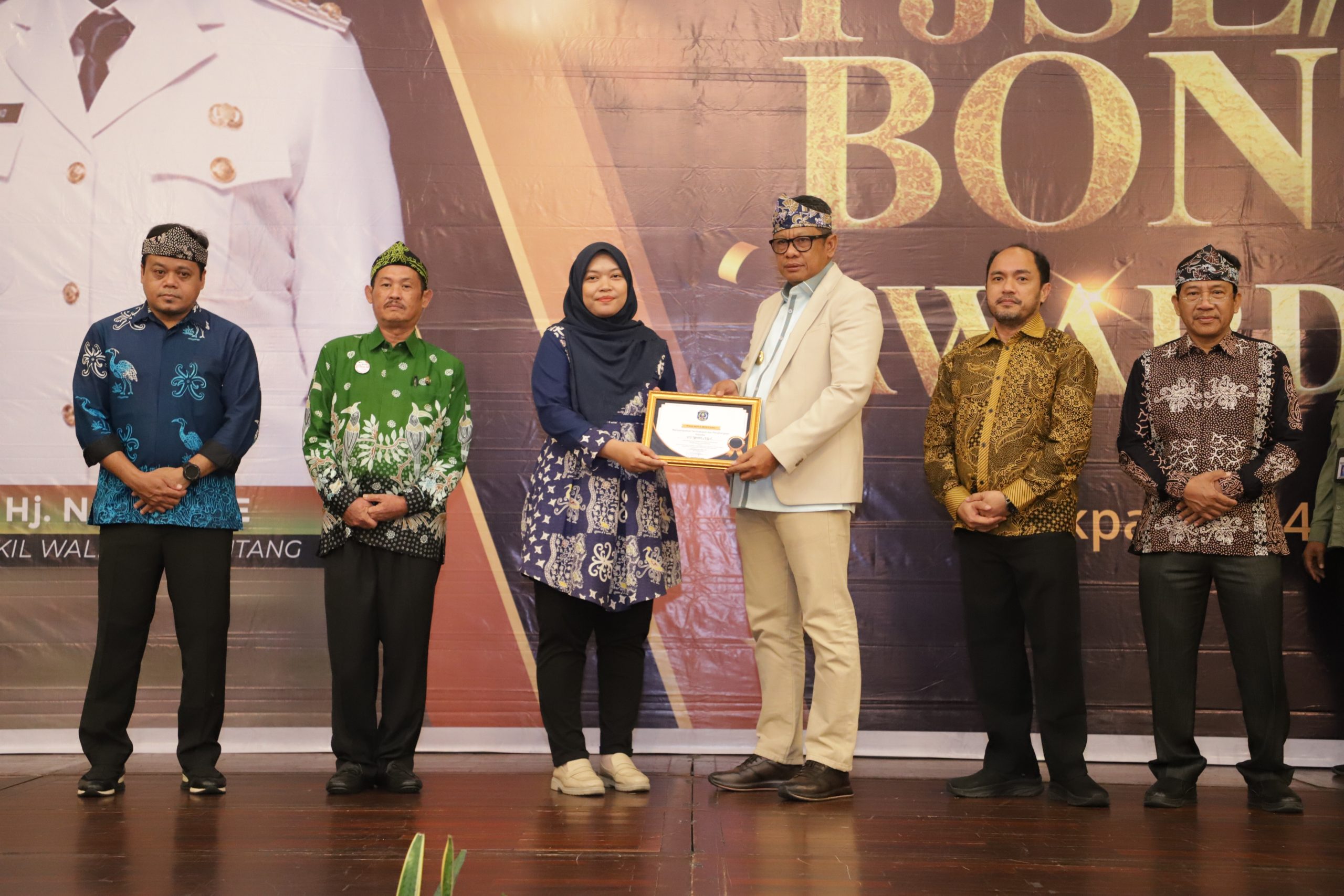 Sukses Berkontribusi Aktif dalam Pembangunan Kota Bontang, Badak LNG Raih Sepuluh Penghargaan TJSLP Awards 2023