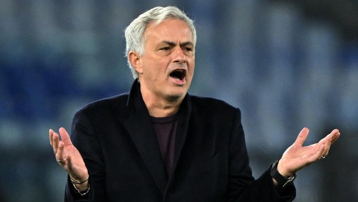 Roma Harus Lewat Play-off Liga Europa, Mourinho: Salah Kami Sendiri