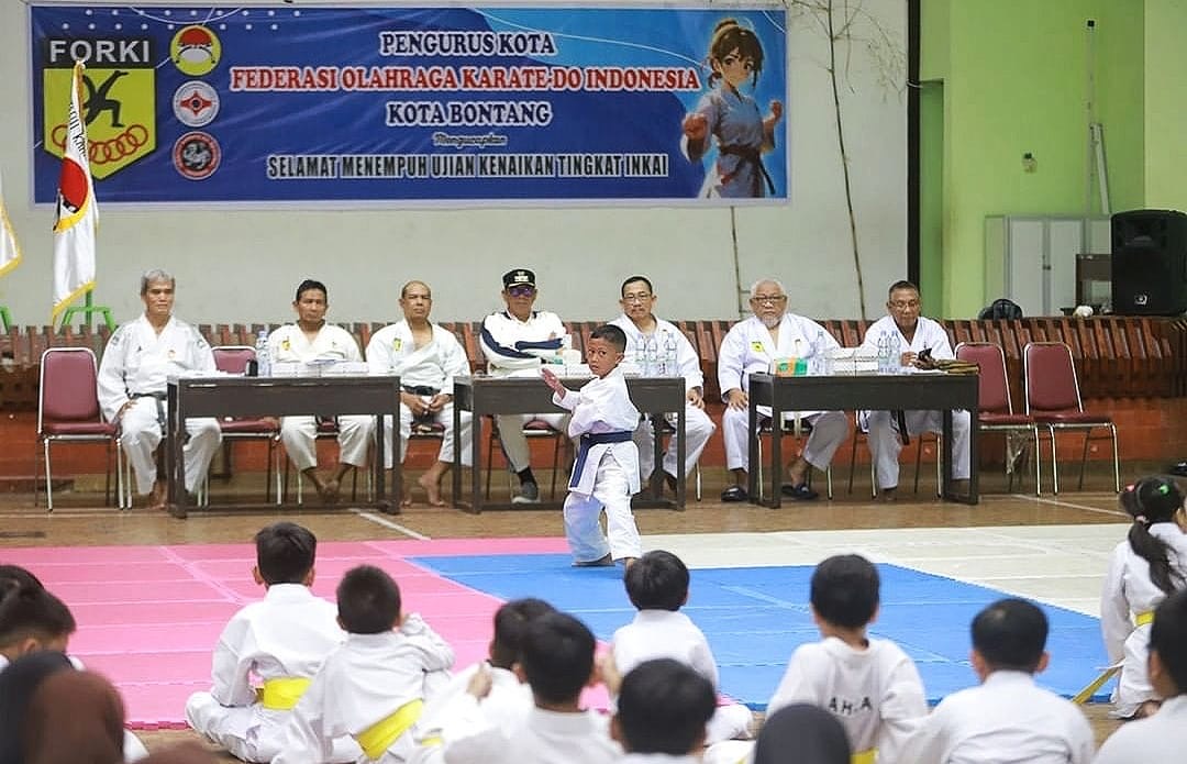 Basri Rase Apresiasi Pembukaan UKT INKAI, untuk Pengembangan Kompetensi Para Karateka