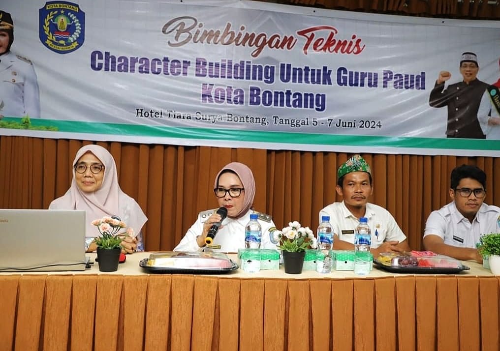 Tingkatkan Kualitas Pendidikan Dini, Najirah Buka Bimtek Character Building bagi para Guru PAUD