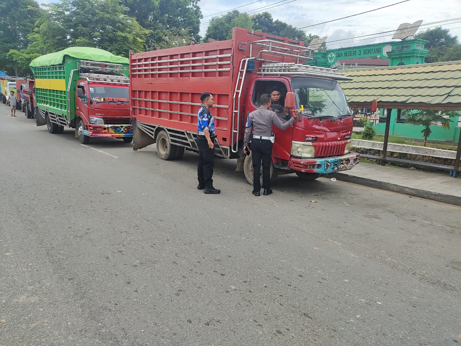 Tegas! Masih Parkir Sembarangan Polres Bontang bakal Tilang Supir Truk